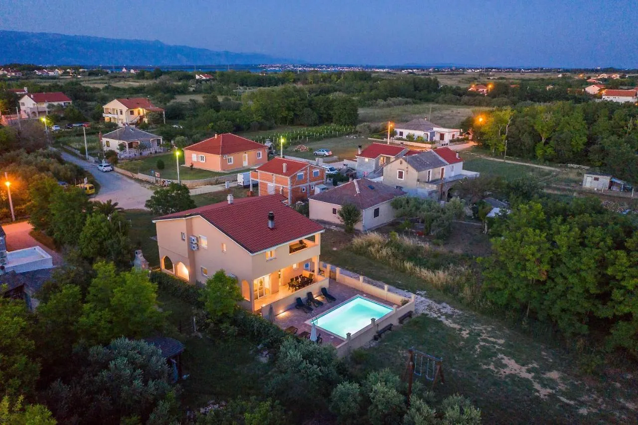 Nelly Apartments Privlaka  Chorvatsko