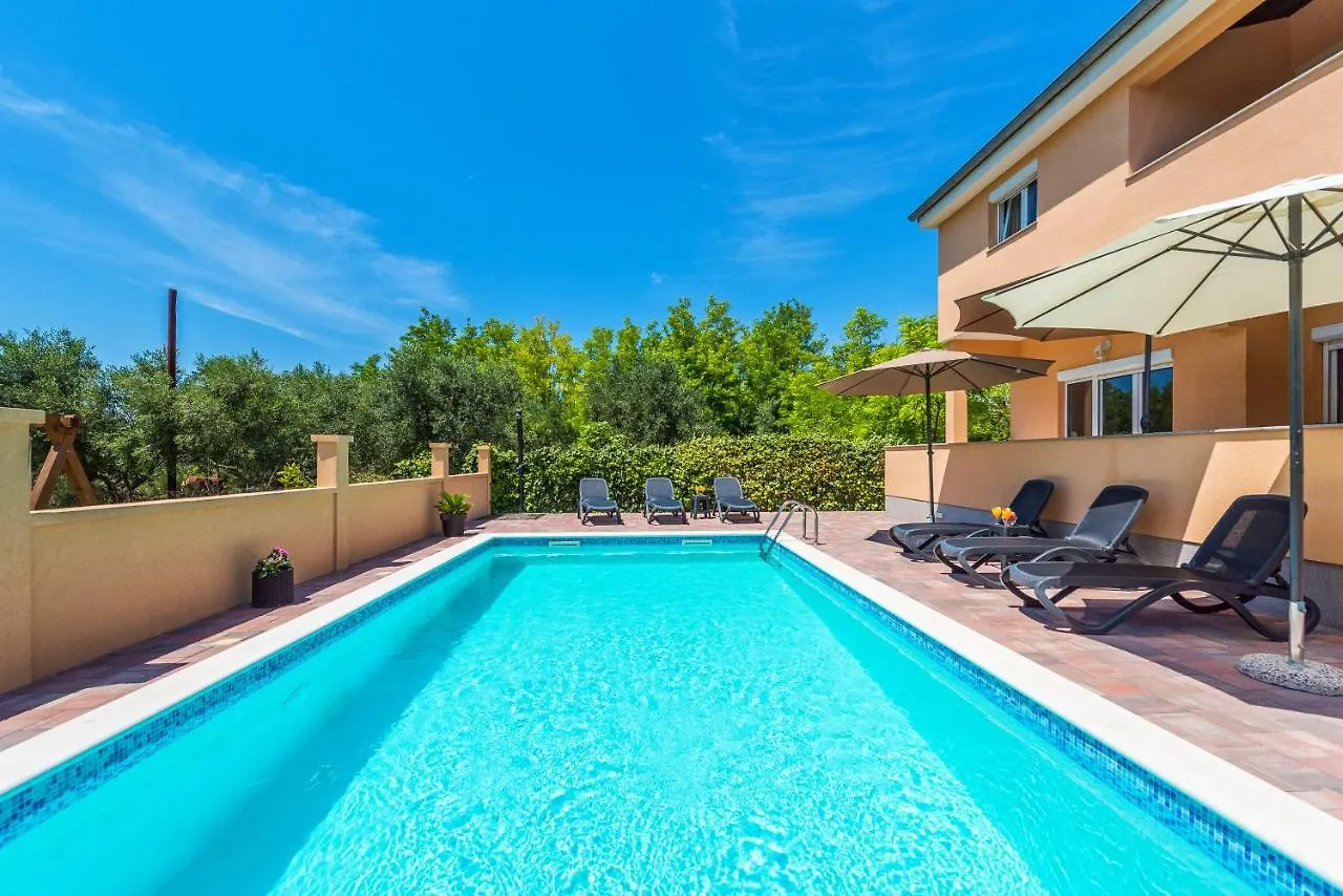 Nelly Apartments Privlaka