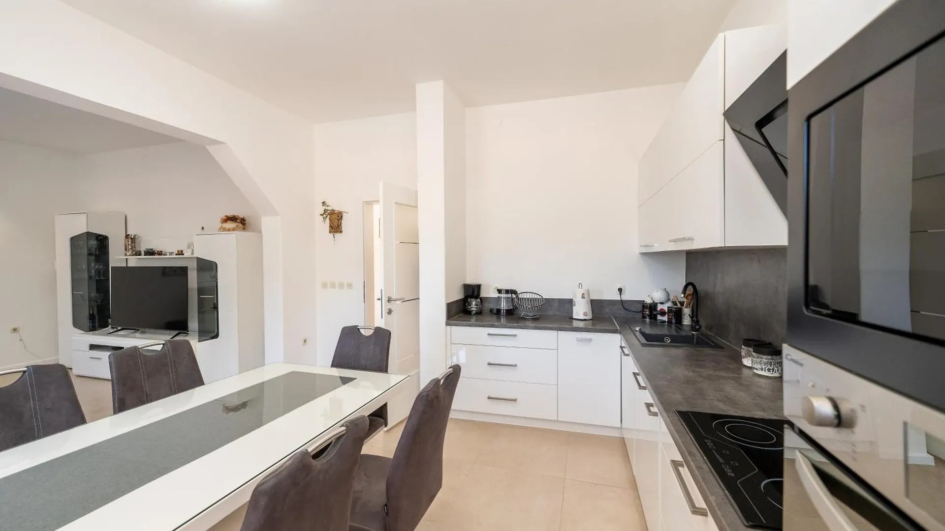 Nelly Apartments Privlaka