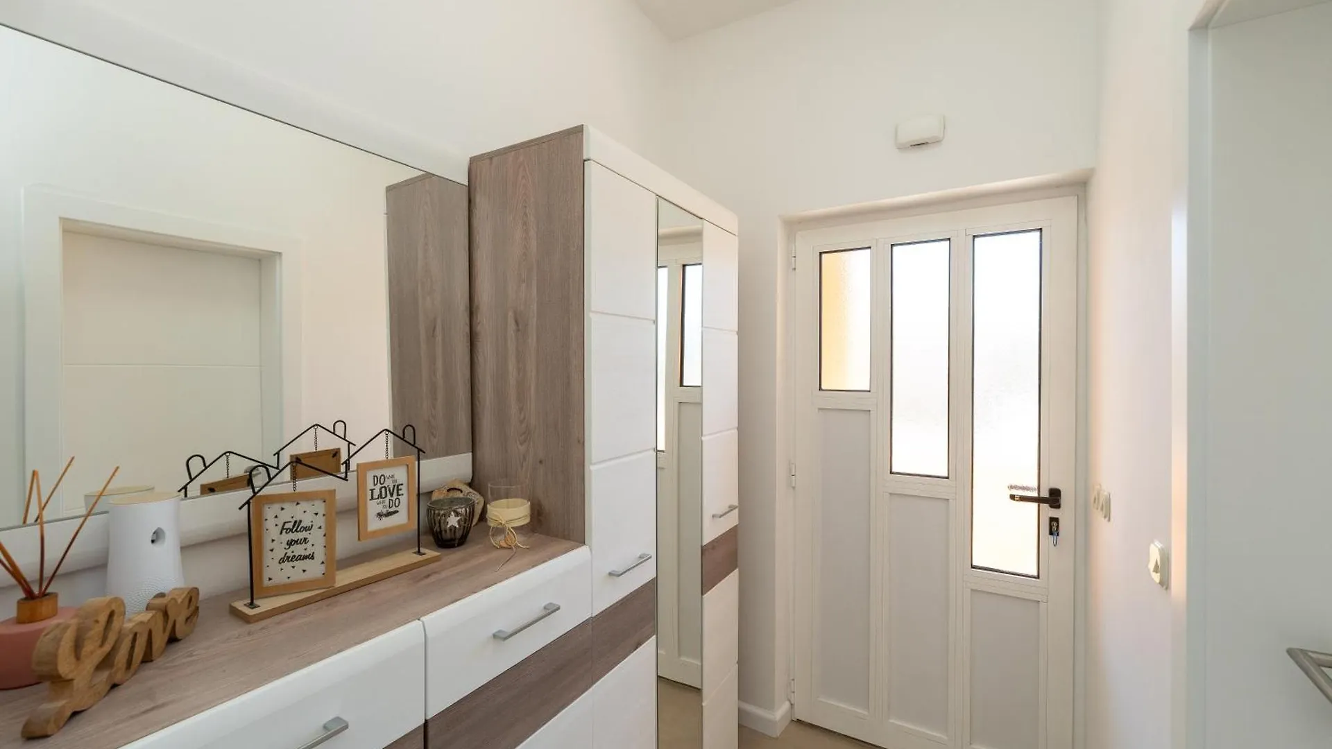 Nelly Apartments Privlaka  Privlaka (Zadar)