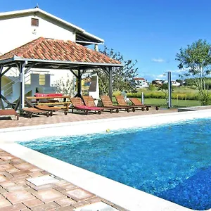 Apartment Lug With Pool, Privlaka (Zadar)